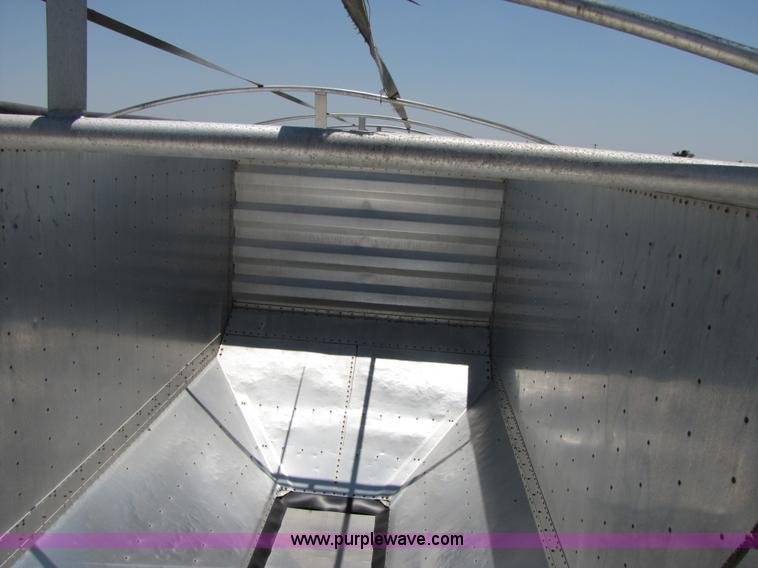 image for item 3440 2000 Wilson 43' aluminum grain trailer