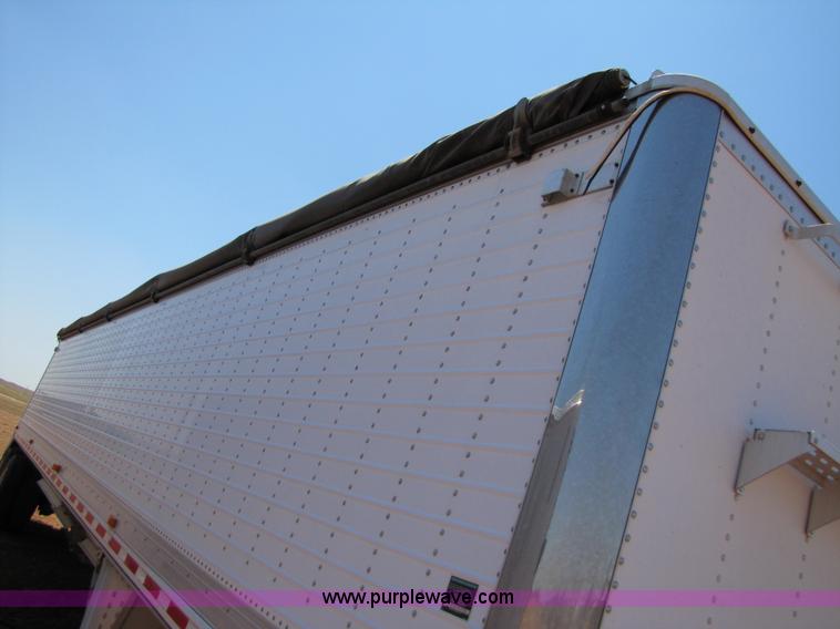 image for item 3440 2000 Wilson 43' aluminum grain trailer