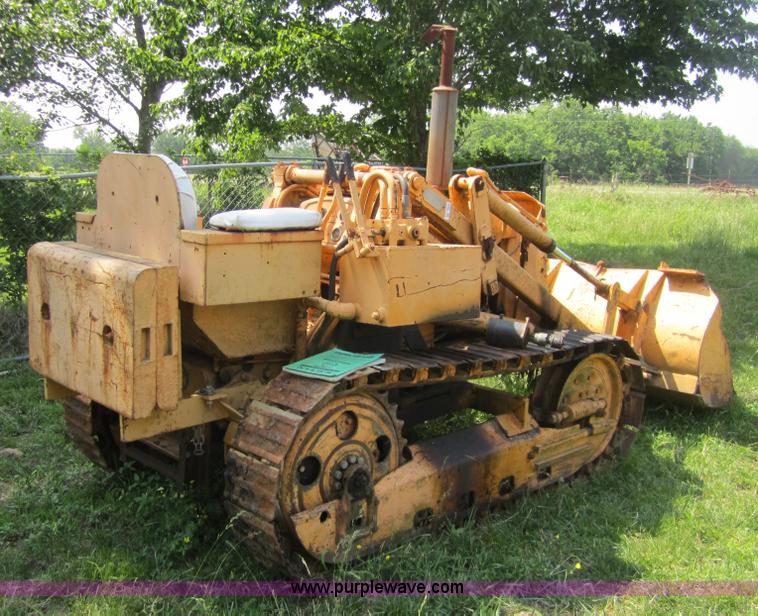 image for item 3783 Oliver OC 4 track loader