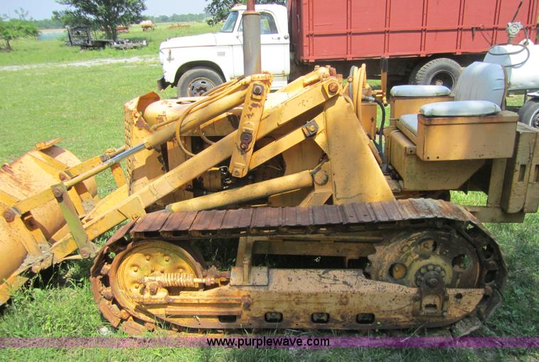 image for item 3783 Oliver OC 4 track loader