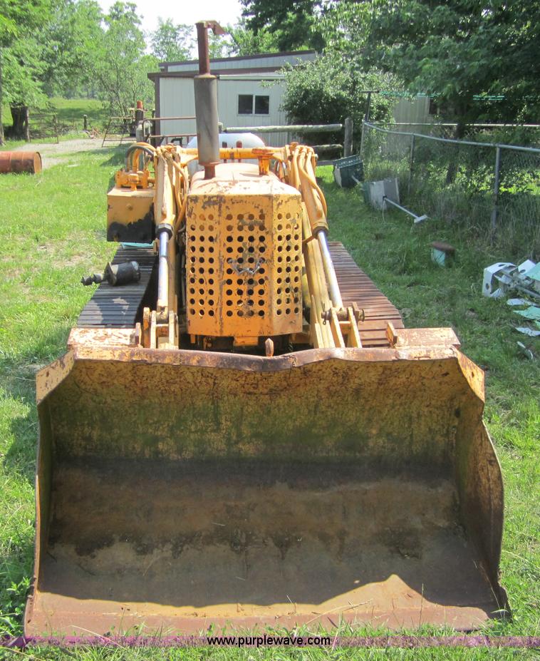 image for item 3783 Oliver OC 4 track loader