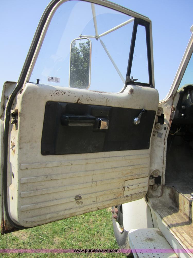 image for item 3784 1973 Dodge D800 two-ton dump truck