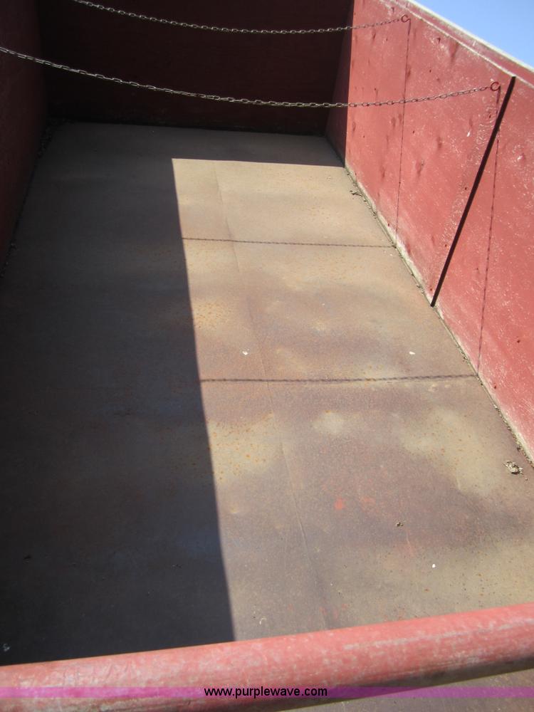 image for item 3784 1973 Dodge D800 two-ton dump truck