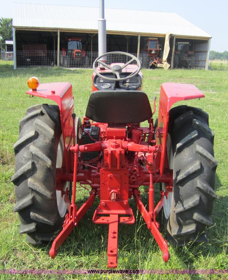 image for item 3787 International 284 tractor
