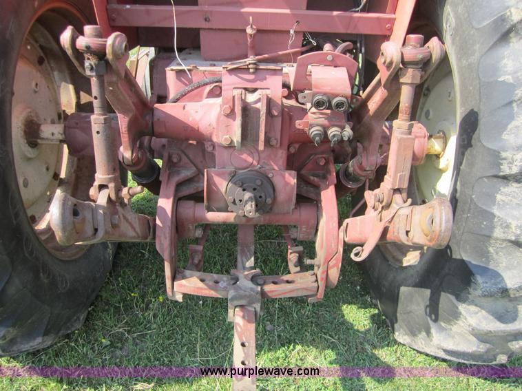image for item 3788 Allis Chalmers 7000 tractor