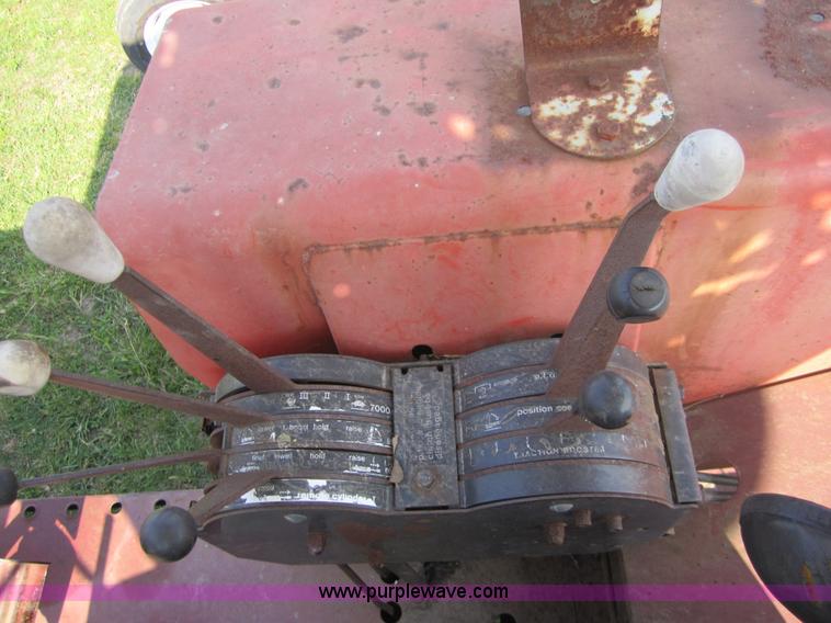 image for item 3788 Allis Chalmers 7000 tractor