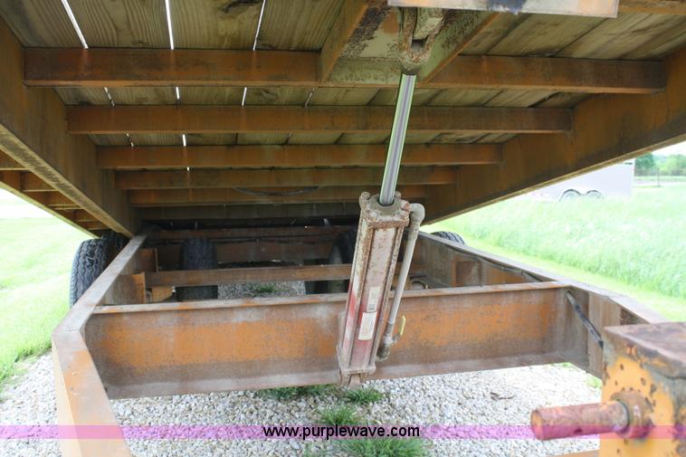 image for item 4667 1996 Econoline tilt bed trailer