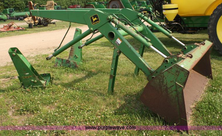 image for item 4713 John Deere 725 loader with mounting brackets