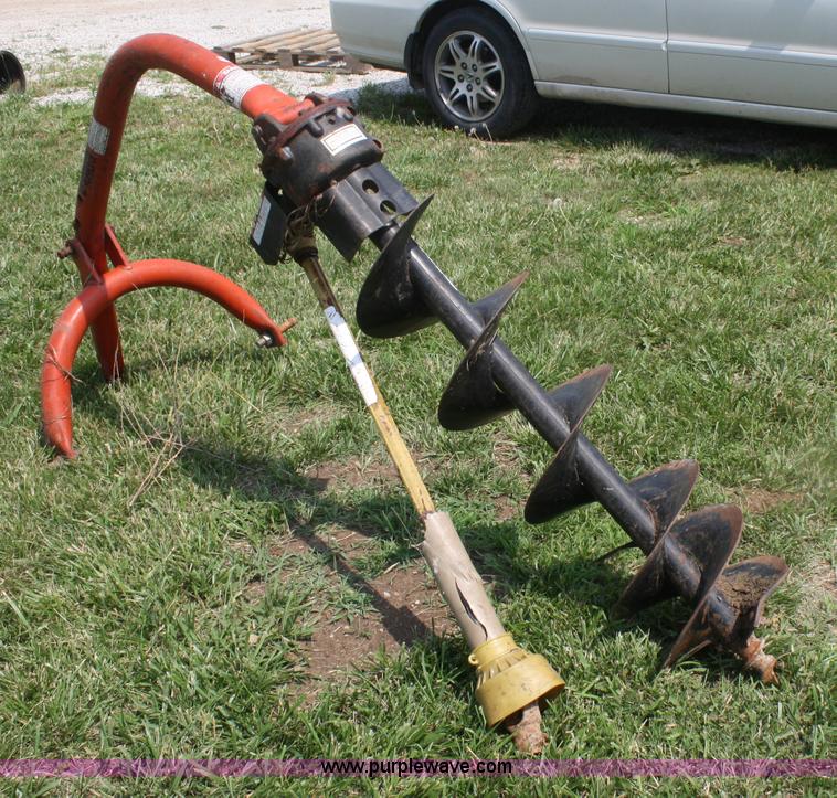 Tractor Supply post hole digger in Linwood, KS Item 4732 sold Purple Wave