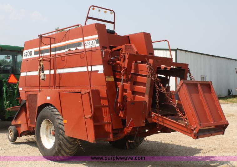 image for item 4742 Hesston 4700 square baler