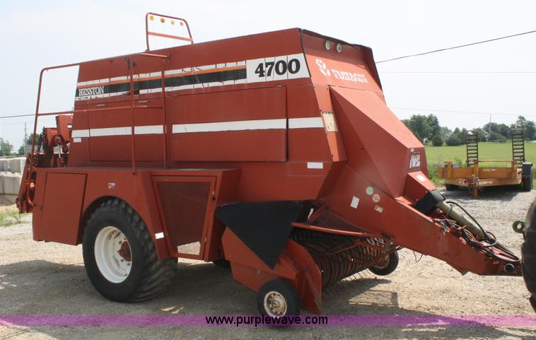image for item 4742 Hesston 4700 square baler