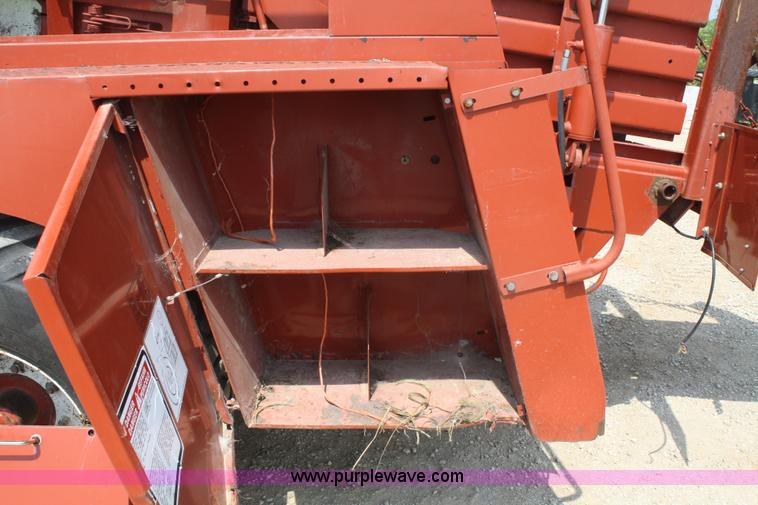 image for item 4742 Hesston 4700 square baler