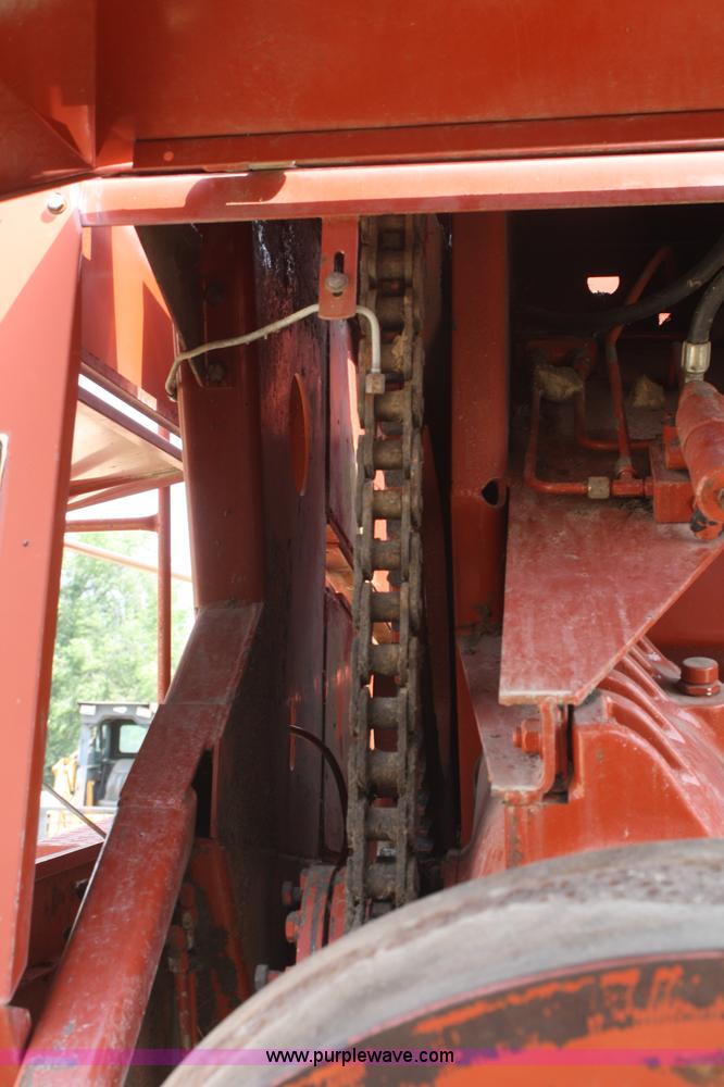 image for item 4742 Hesston 4700 square baler