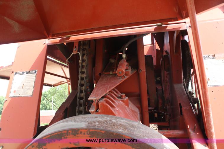 image for item 4742 Hesston 4700 square baler