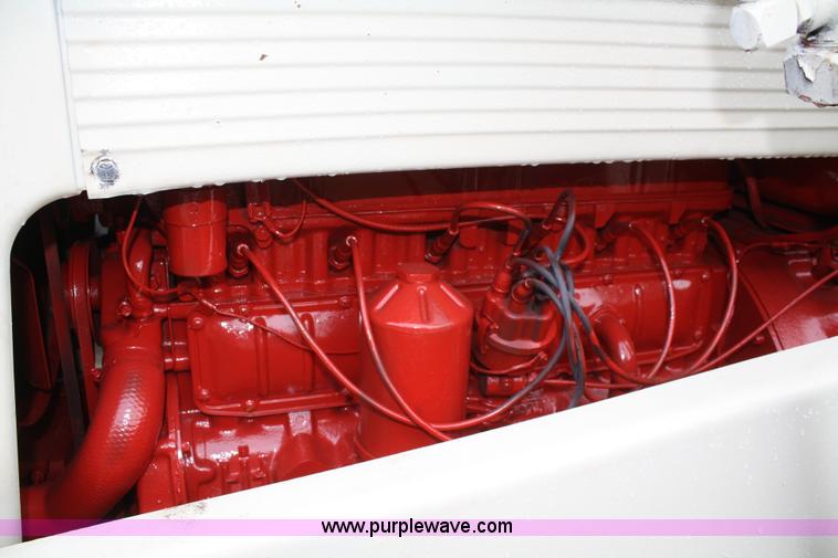 image for item 5075 International Farmall 560 tractor with loader