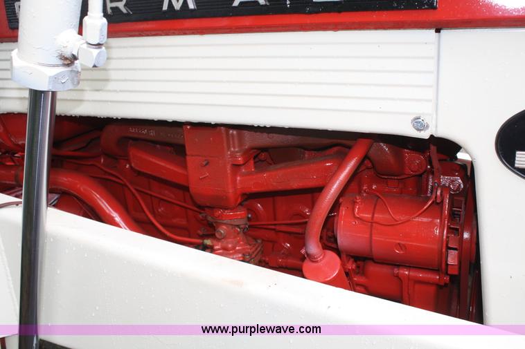 image for item 5075 International Farmall 560 tractor with loader