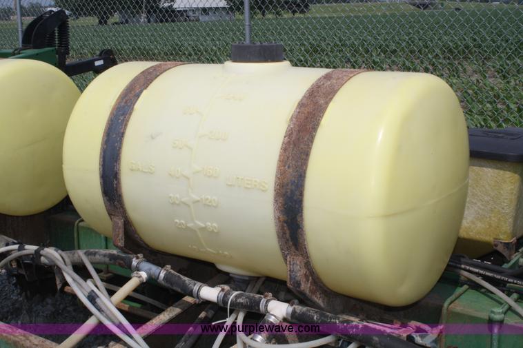 image for item 5090 John Deere 7000 six row planter