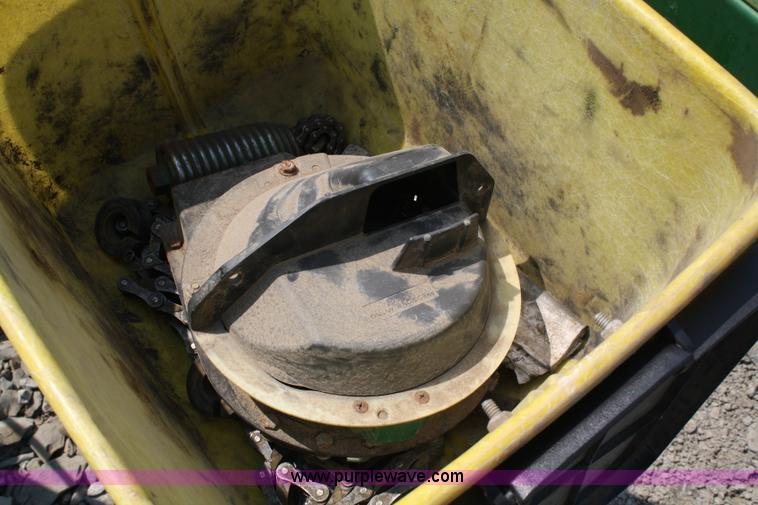 image for item 5090 John Deere 7000 six row planter