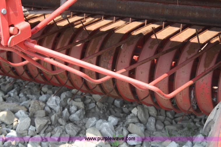 image for item 5093 Gehl RB1875 round baler