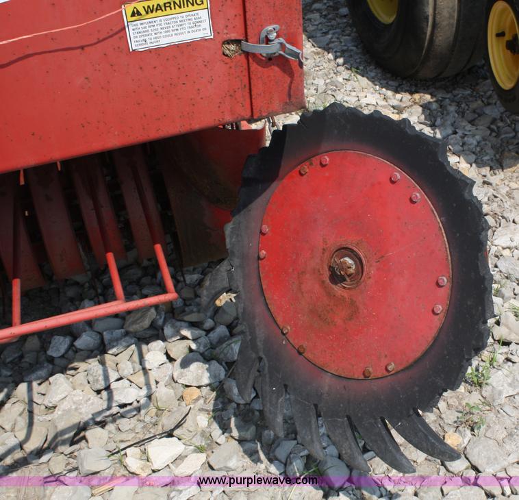 image for item 5093 Gehl RB1875 round baler