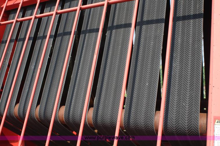 image for item 5093 Gehl RB1875 round baler