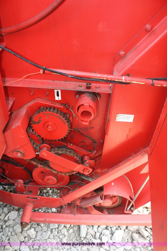 image for item 5093 Gehl RB1875 round baler