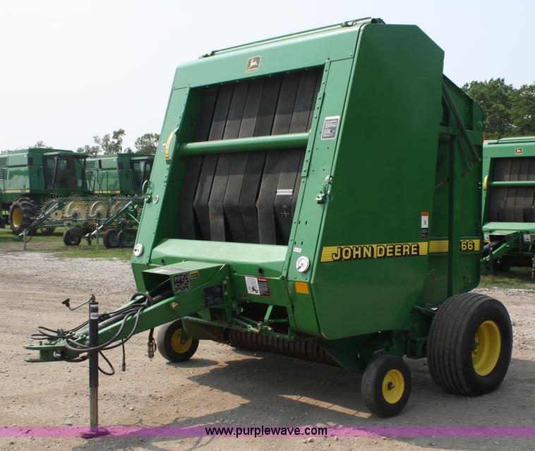 image for item 5112 1998 John Deere 566 round baler