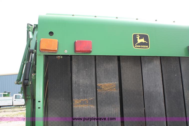 image for item 5112 1998 John Deere 566 round baler