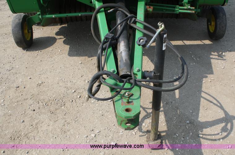 image for item 5112 1998 John Deere 566 round baler
