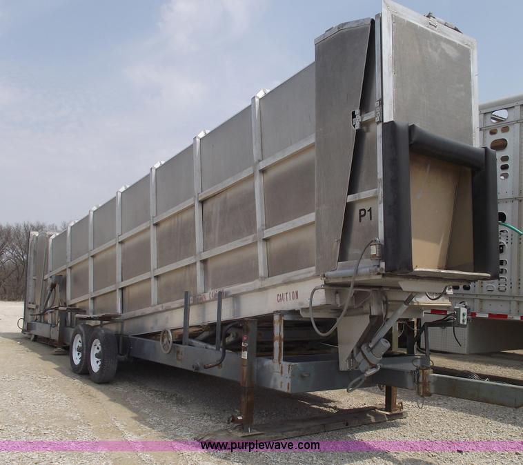 image for item 5374 35' aluminum towable livestock chute