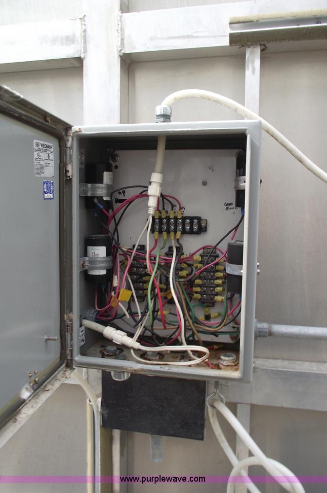 image for item 5374 35' aluminum towable livestock chute