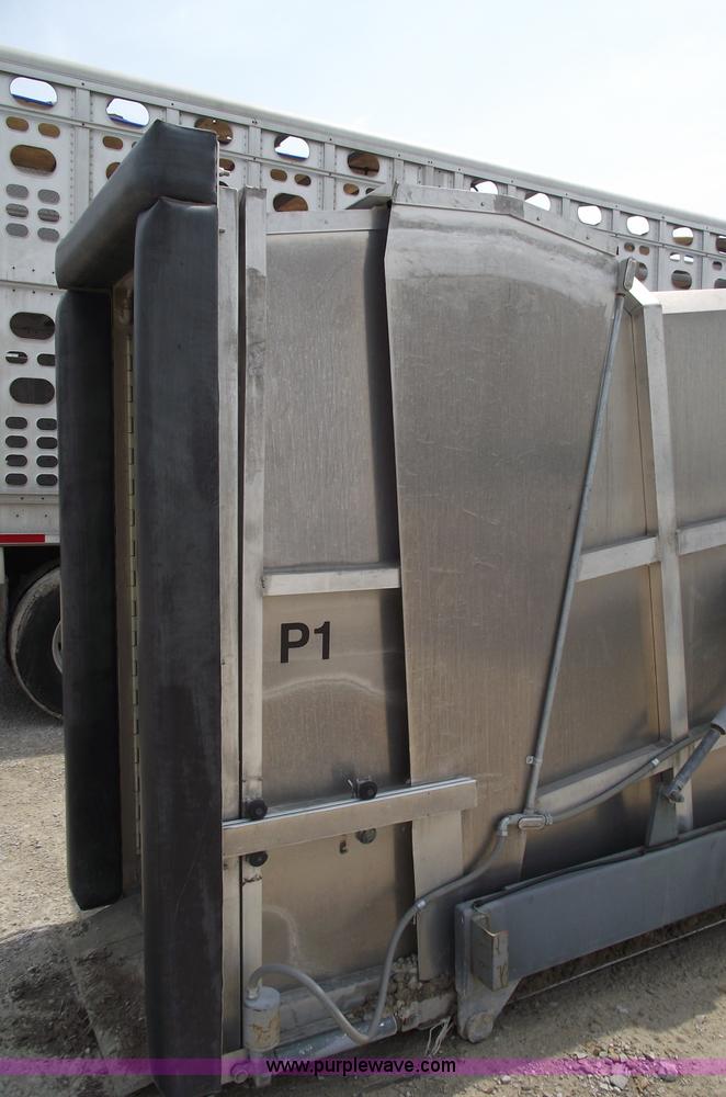 image for item 5374 35' aluminum towable livestock chute
