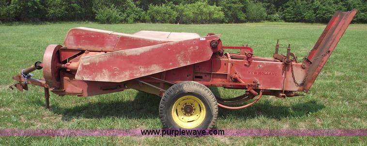 image for item 5399 New Holland 268 square baler