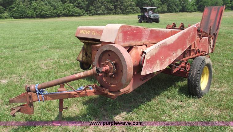 image for item 5399 New Holland 268 square baler