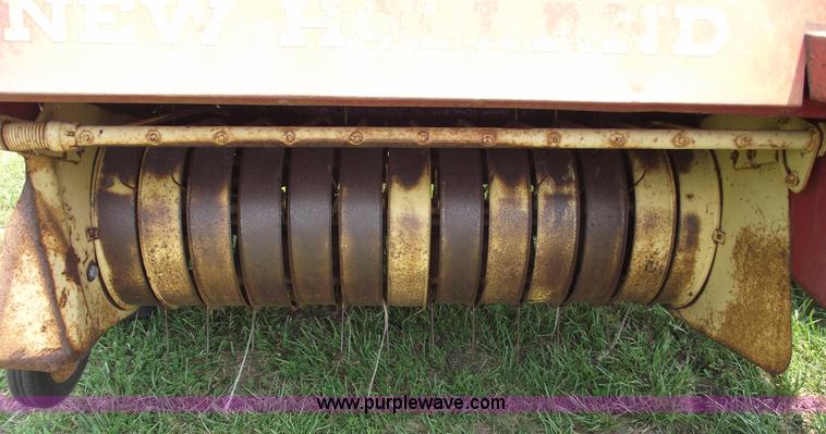 image for item 5399 New Holland 268 square baler