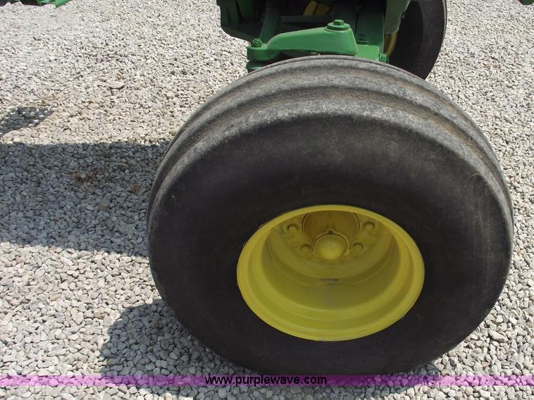 image for item 5403 1980 John Deere 4640 tractor