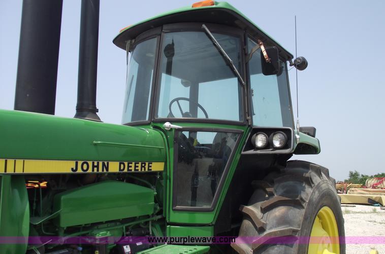 image for item 5403 1980 John Deere 4640 tractor