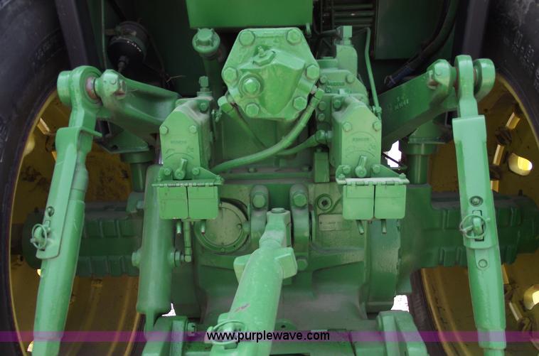 image for item 5403 1980 John Deere 4640 tractor