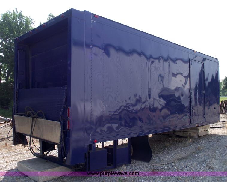 image for item 5602 2002 Morgan 22' truck box with lift gate