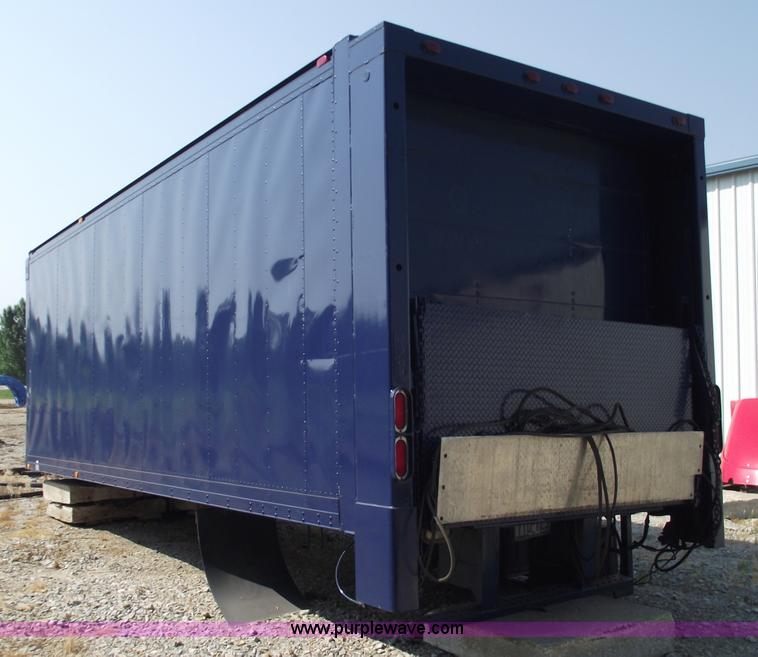 image for item 5602 2002 Morgan 22' truck box with lift gate