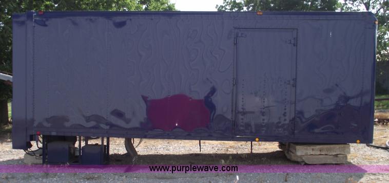 image for item 5602 2002 Morgan 22' truck box with lift gate