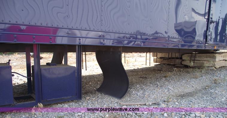 image for item 5602 2002 Morgan 22' truck box with lift gate