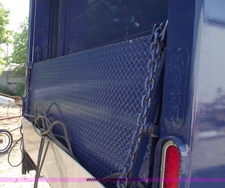 image for item 5602 2002 Morgan 22' truck box with lift gate