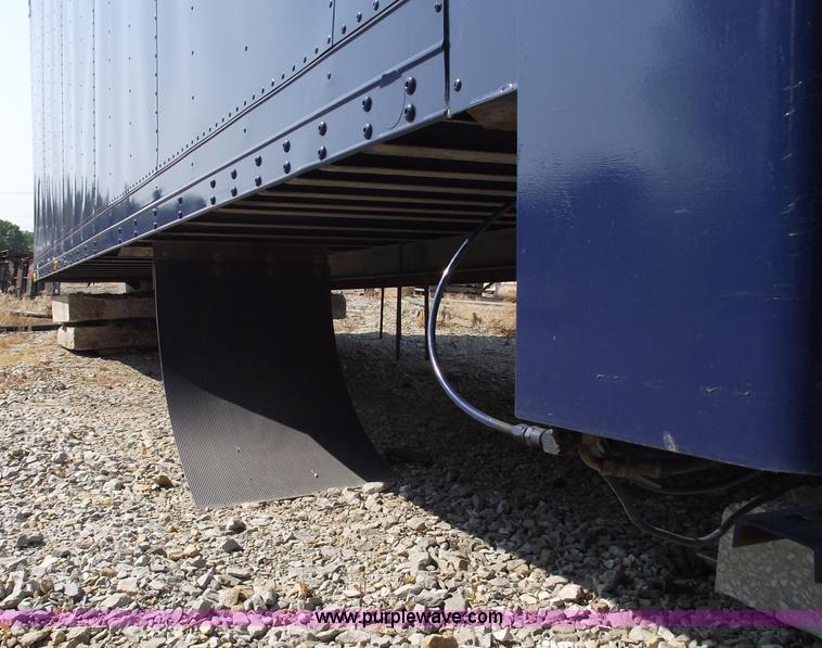 image for item 5602 2002 Morgan 22' truck box with lift gate