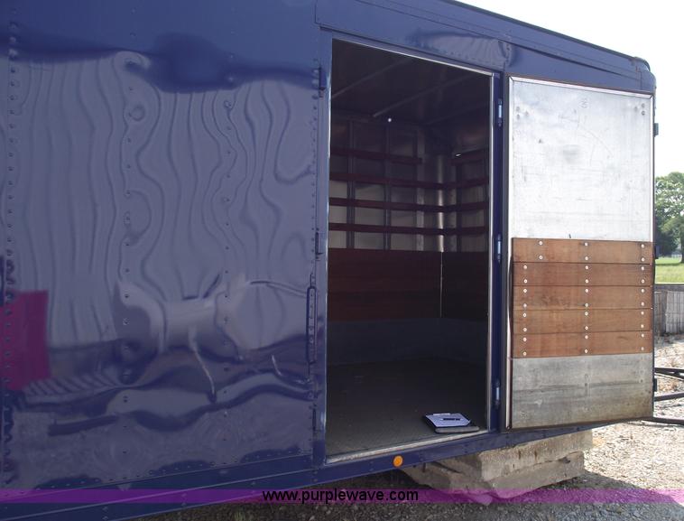 image for item 5602 2002 Morgan 22' truck box with lift gate