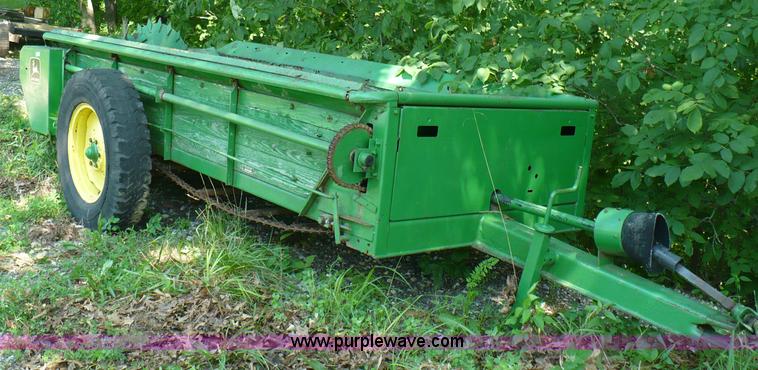 image for item 5900 John Deere manure spreader