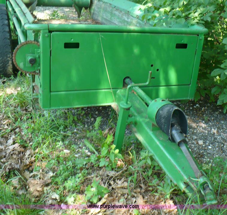 image for item 5900 John Deere manure spreader