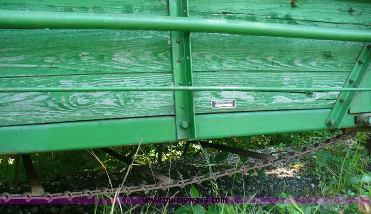 image for item 5900 John Deere manure spreader