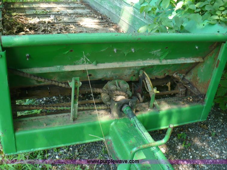 image for item 5900 John Deere manure spreader