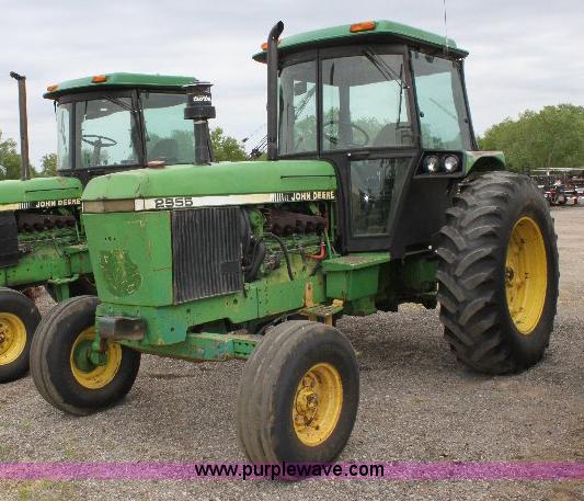 image for item 6840 John Deere 2955 tractor